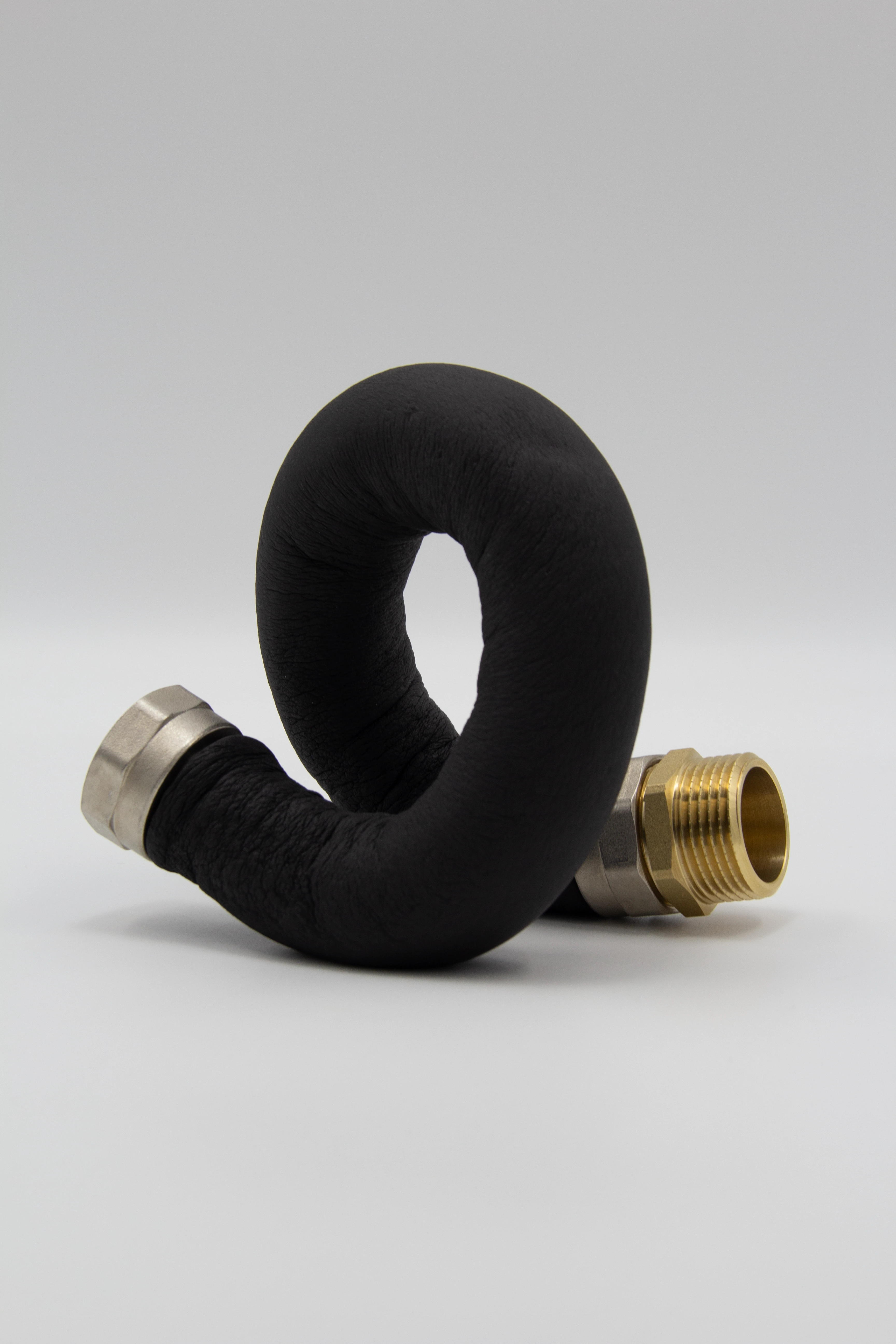 Гибкая подводка из нержавеющей стали папа-мама в термоизоляции